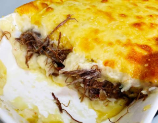 Escondidinho de carne de sol